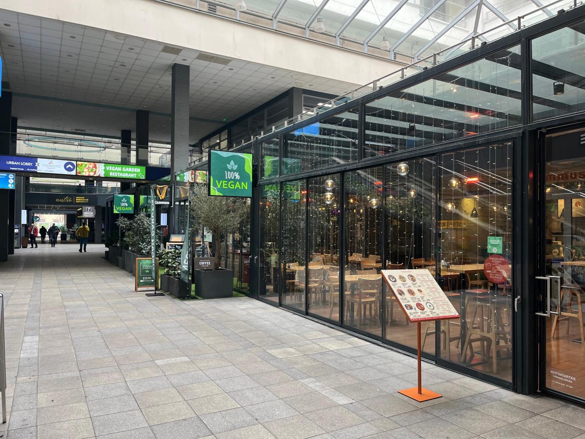 Bp-Est Cp Studio Budapest Eksteriør billede